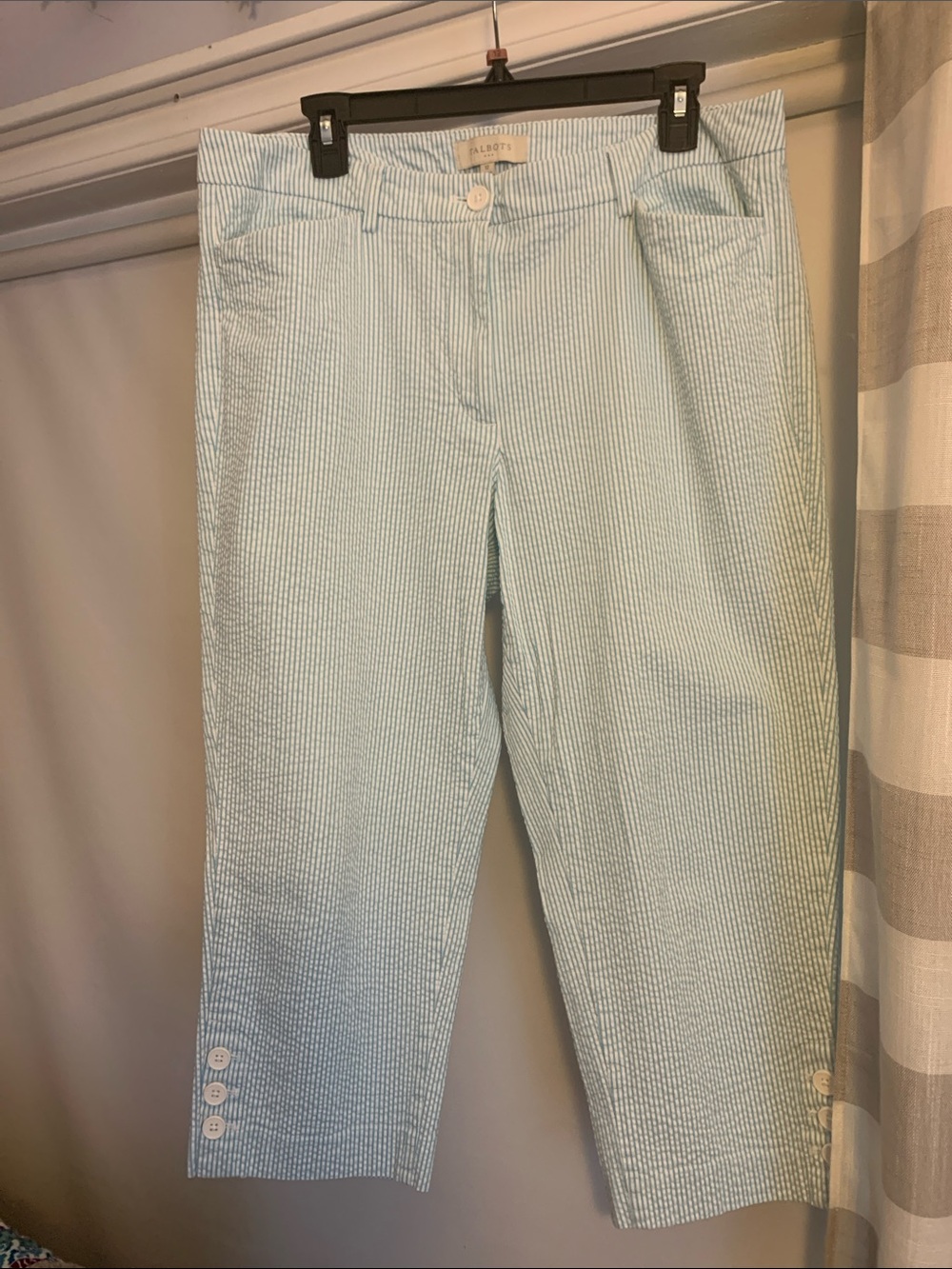 Talbots women's size 12 blue & White Seersucker Capris